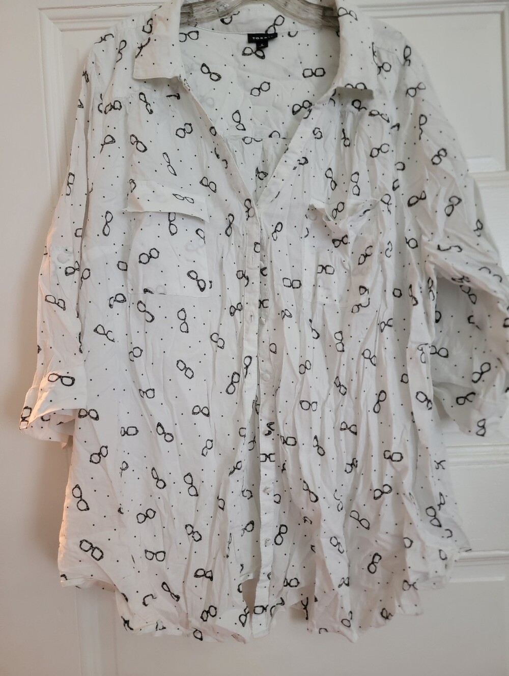 Torrid 4 4X White Shirt with Black Eyeglass Print